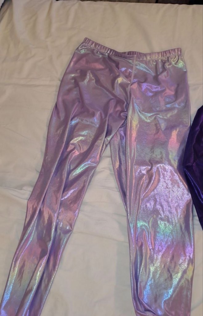 goddesnoel's tweet photo. Zijn er sissy subjes aanwezig die van roze kleding houden ? je mag het bij me thuis komen ophalen als je eerst even op je knieën gaat op de gang 🤣🤏🏼

Sneak Peek :) #sissy #findomnl https://t.co/2aQjplxwrk