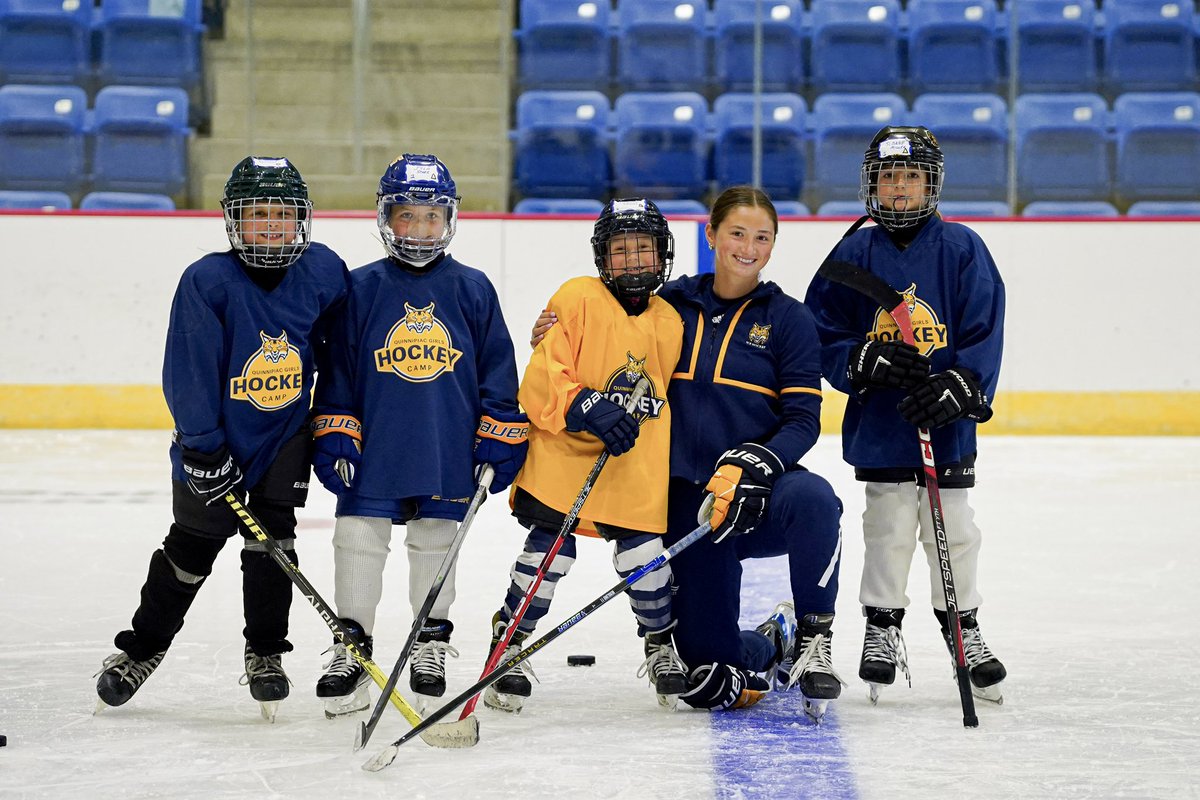 QU_WIH's tweet photo. Just a bunch of happy campers 😊

#BobcatNation x #NCAAHockey https://t.co/sO84Y9DlxJ