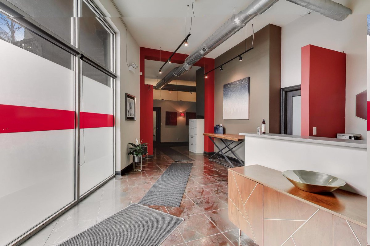 StraussChicago's tweet photo. SALE PRICE REDUCED! Beautiful modern office condo for sale for $350K in Bucktown! Contact: Adam or David 773.736.3600 https://t.co/gcHNW1thPP https://t.co/PualAshTIX