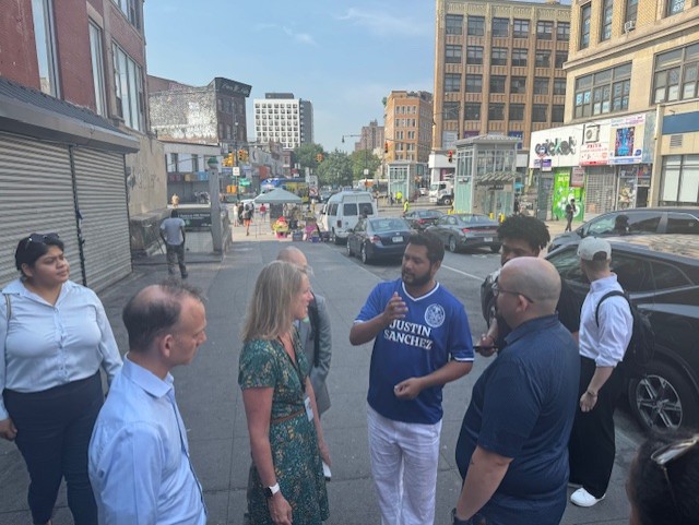NYCHRA's tweet photo. .@NYCDSSCommr Erin Dalton, joined by @NYCCMSanchez &amp; @NYC_SBS, walked The Hub in Bronx District 17, highlighting support services w/ @ThirdAvenueBID + sharing opportunities. Vibrant art, murals &amp; programming make it a true community crossroads at E 149th &amp; 3rd Ave. #NYCDSSCares https://t.co/6tbS9RtBYX