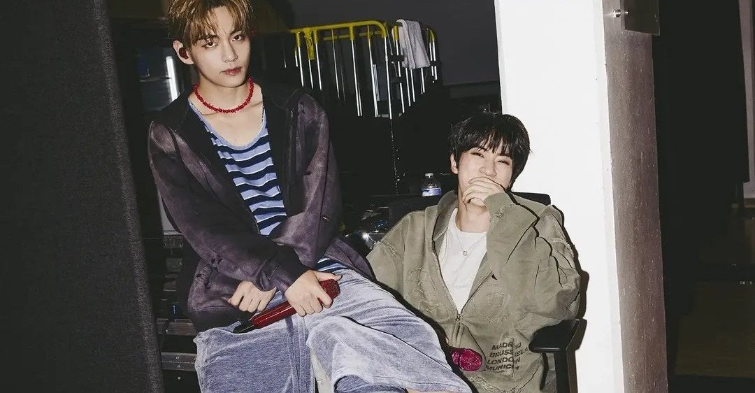 thvdiaries's tweet photo. nothing is more comfortable than seokjin's lap https://t.co/50u8dUIiaG