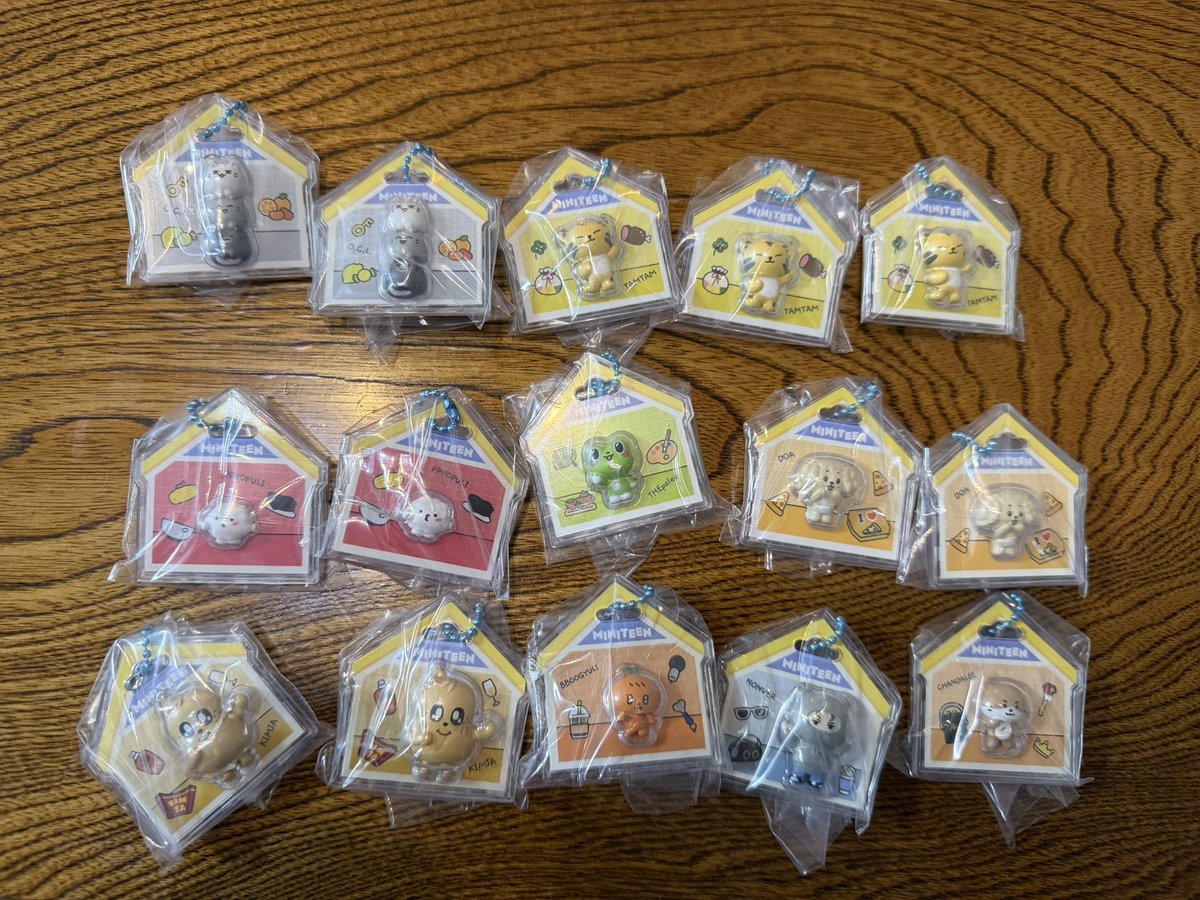 asp_touka's tweet photo. MINITEEN SEVENTEEN パッケージチャーム 交換

譲▶︎画像1

求▶︎エスクプス、ジョシュア各1個ずつ

郵送希望です。
纏めての交換優先
よろしくお願いいたします🙇‍♀️ https://t.co/QRlPRt1O8n