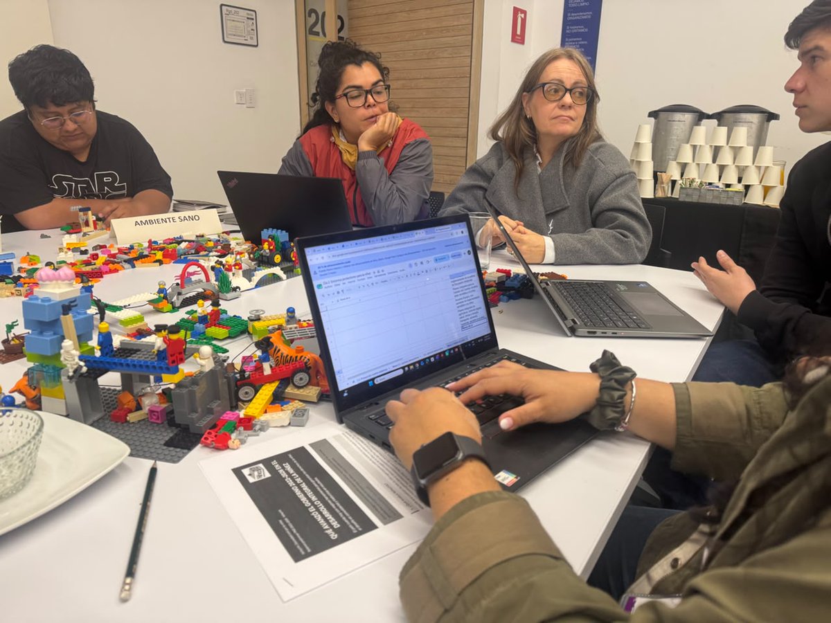 Ninez_Ya's tweet photo. 🤝Avanzan las mesas de trabajo de la 2da jornada de los #AcuerdosPorLaNiñez.

Se construyen las metas y acciones para fortalecer 4⃣ YA claves: ambiente sano, justicia restaurativa y pedagógica, protección contra las violencias y familias con capacidades para cuidar y proteger. https://t.co/BTH3fwLUlW