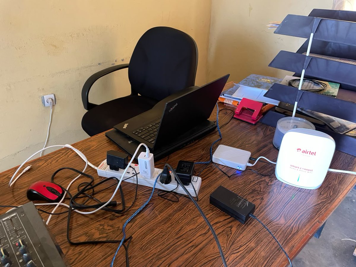 Youth_Actions's tweet photo. Today at @Nyamagabe #YouthCenter, we are pleased to #receive high-speed #airtel #internet routers, #including 9 routers #provided by @RISARwanda This support will help young people and community engage in research and #development activities. https://t.co/kLG1bngXcE