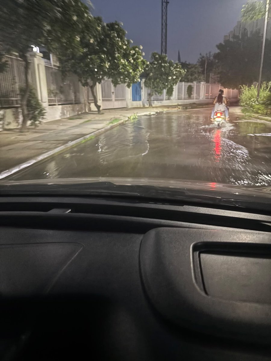 pankaj_ag's tweet photo. How can a city called the Millennium City allow this sewer overflow flooding on road without even any rain ? 

A major sewer overflow has been flooding the road outside our residential society in sector 33 near Yadhuvanshi School. more alarming is that it’s right in front of a leading children’s school, putting students, parents, residents, and commuters at risk every day.

This is not just an inconvenience, it’s a serious public health and safety issue. The authorities need to act immediately instead of ignoring residents’ concerns.

Is this the standard of civic infrastructure Gurgaon deserves? After paying huge Taxes to #HaryanaGovt 

#Gurgaon #Gurugram #CivicIssues #PublicHealth #FixThis #mcg 
@mcggurgaon @cmohry @DC_Gurugram @CommissionerMCG @TOIGurgaon @gurgaonpolice @GurgaonTraffic