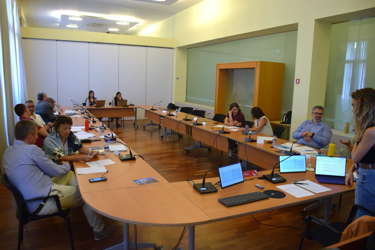 FomentTreball's tweet photo. 📌 Avui hem celebrat la jornada "Sistema operatiu del lideratge: claredat per liderar, eines per transformar i acció per obtenir resultats", en el marc del programa @DIH4CAT.

Durant la sessió, Alicia Rius, fundadora de Hive Leadership & Team Coaching, ha compartit eines pràctiques perquè empreses i professionals reforcin el lideratge com a element essencial per impulsar amb èxit la transformació digital, millorant l'alineament dels equips i l'adopció de noves tecnologies.

La jornada s'ha celebrat amb el suport d'ACCIÓ – @gencat.

#Innovació #Lideratge #IA