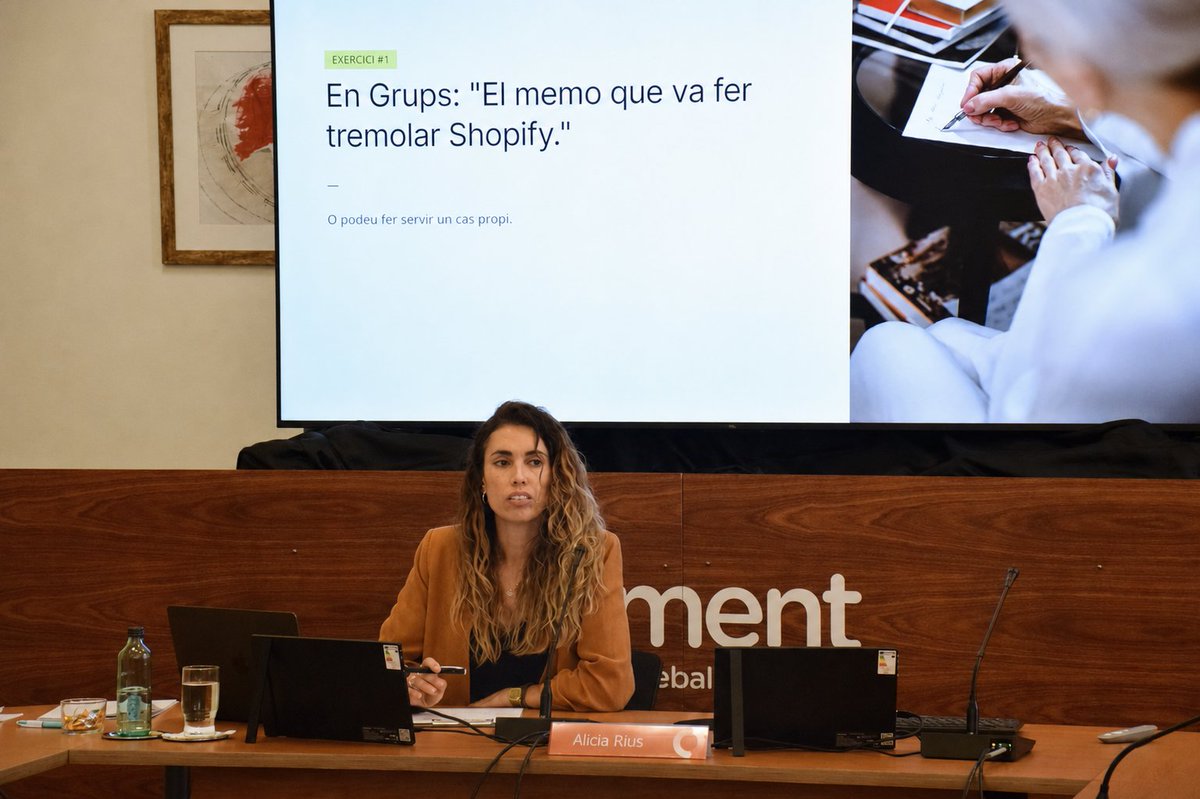 FomentTreball's tweet photo. 📌 Avui hem celebrat la jornada "Sistema operatiu del lideratge: claredat per liderar, eines per transformar i acció per obtenir resultats", en el marc del programa @DIH4CAT.

Durant la sessió, Alicia Rius, fundadora de Hive Leadership & Team Coaching, ha compartit eines pràctiques perquè empreses i professionals reforcin el lideratge com a element essencial per impulsar amb èxit la transformació digital, millorant l'alineament dels equips i l'adopció de noves tecnologies.

La jornada s'ha celebrat amb el suport d'ACCIÓ – @gencat.

#Innovació #Lideratge #IA