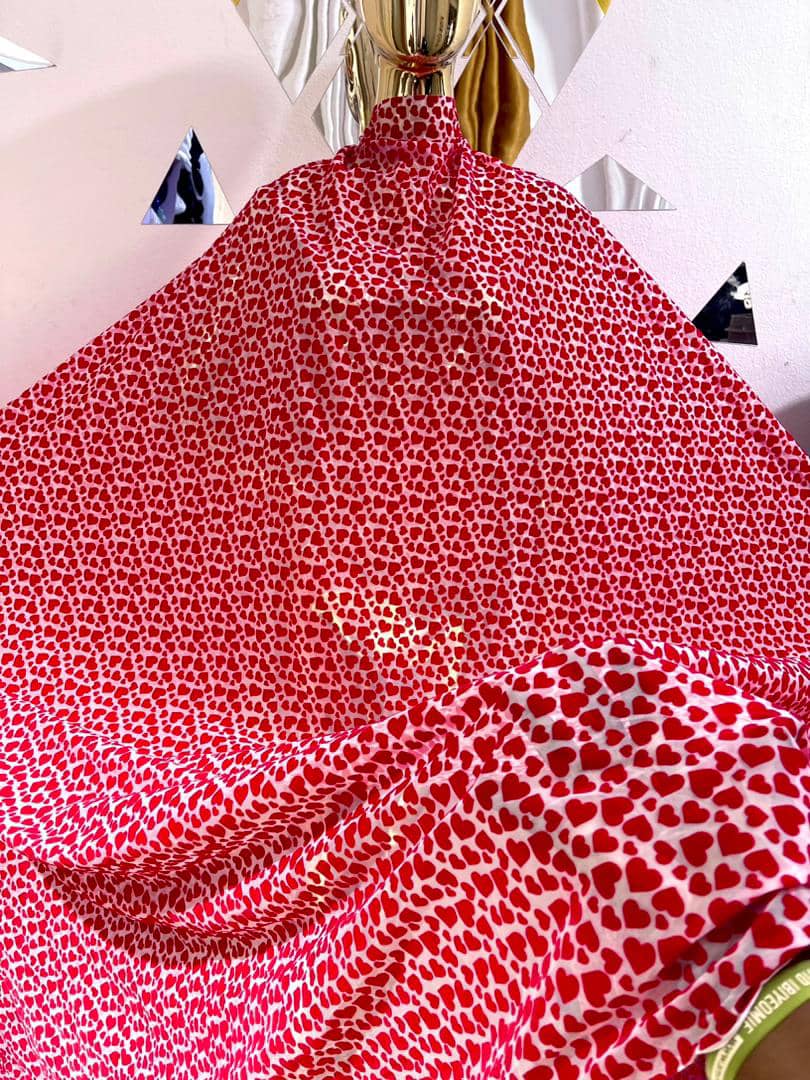 Christabel60391's tweet photo. The quality of our fabrics can't be overemphasized ❤️❤️

We sell premium quality lace, 

Check this samples nah https://t.co/4jrTgxpgBg