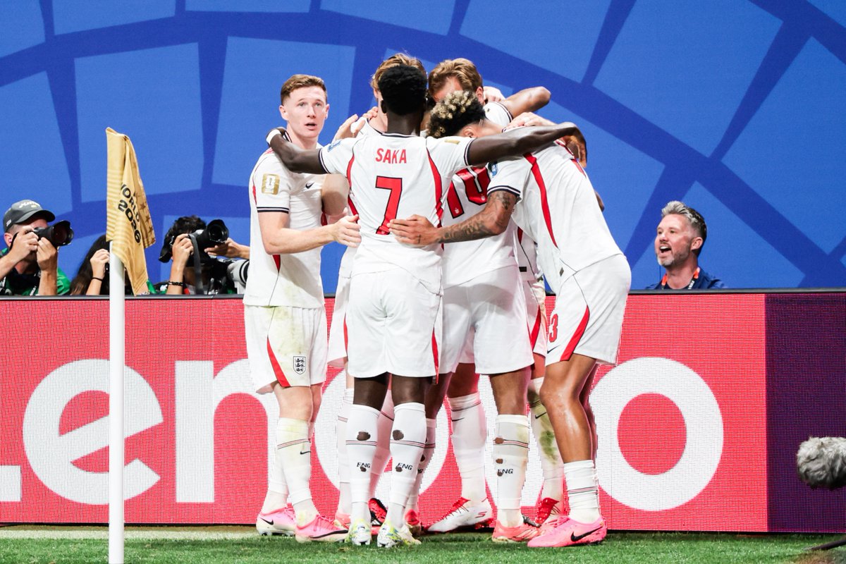 ApostemosHND's tweet photo. ¡UN DUELO QUE PROMETE MUCHA EMOCIÓN!😎

Argentina e Inglaterra se miden en una semifinal 
imperdible de la Copa. Viví cada jugada, seguí la acción y hacé tu pronóstico en Apostemoshn.

  ¿Quién se lleva la victoria? https://t.co/07ktJsgV7H