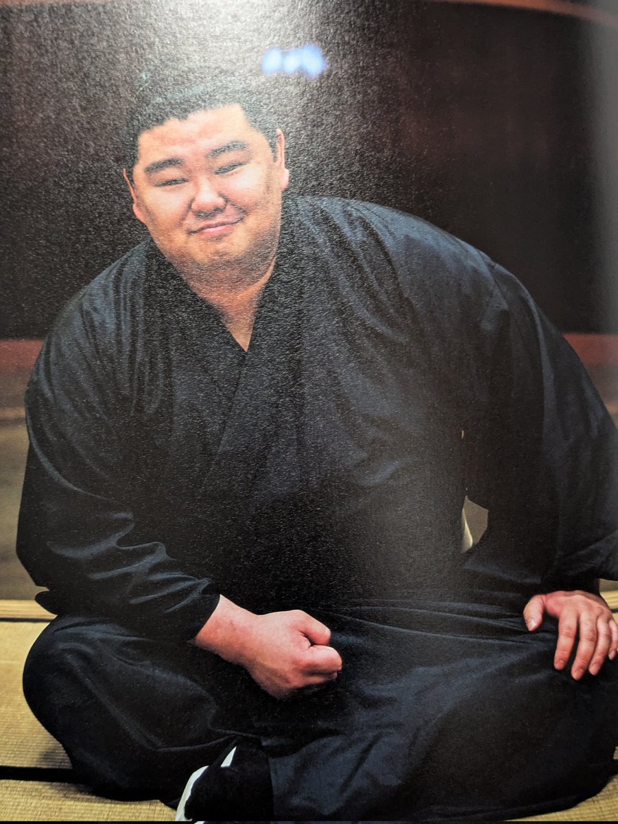 yugo3250's tweet photo. 昨日の土俵入りのアクシデントについて
琴栄峰「なんか、俺の名前が何回も呼ばれた」
正代「俺の名前が呼ばれなかったんだけど…仕方なく土俵に上がりました」
宇良「なんか悪い事でもしたのかと思いました」 
#大相撲名古屋場所 https://t.co/vHFKiXydgf