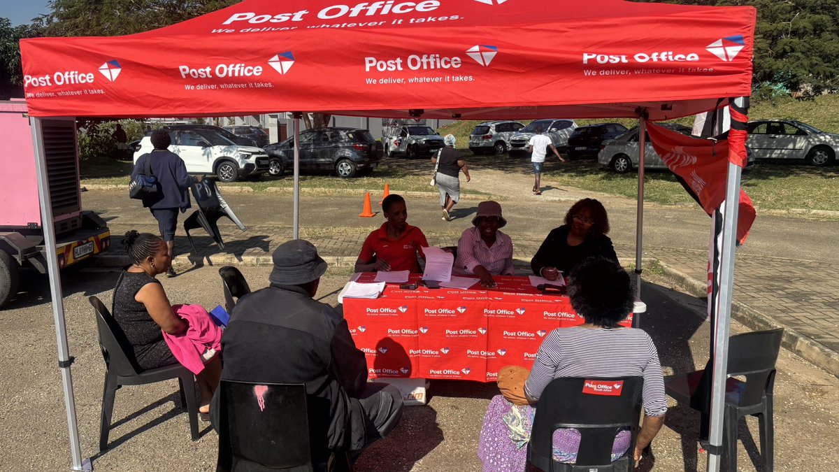 CommsZA's tweet photo. The team continued registering residents at Eskhawini Mall and the Ngwelezane Pool Site as part of ongoing Broadcasting Digital Migration registration activities in the uMhlathuze Local Municipality.
#GoDigital
#TshintshaUngaSali
#BDM https://t.co/lRolOuray3