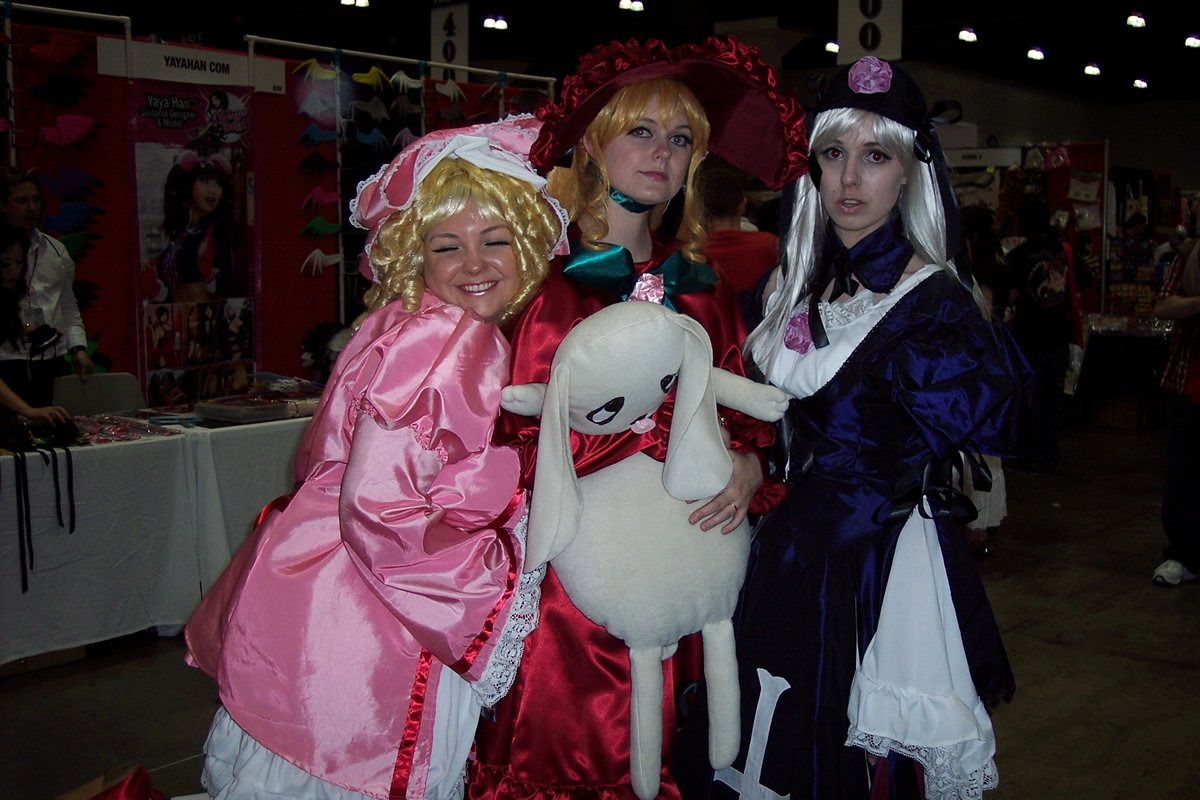 AdolphsonFalkk's tweet photo. A look back to anime conventions in the 2010s https://t.co/h3CDh7waqm