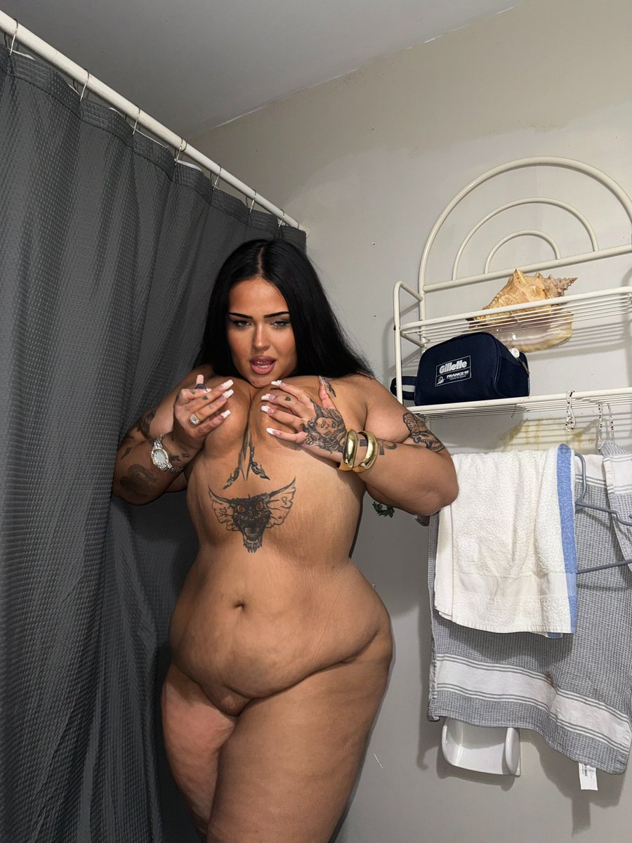 Missdiormoney's tweet photo. Your local sexy fat girl is back https://t.co/FTt39euNCa