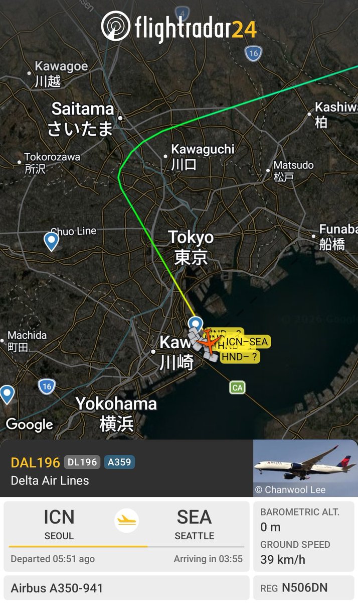 yuta_air_myj's tweet photo. 羽田でVOR-Aやってんなぁって見てたら、そんなん無視してこのド深夜に都心ルートでデルタ降りてきたんだが。 https://t.co/lD4c6oXzZp