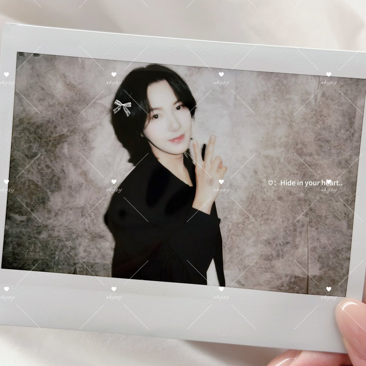 heyxkyzy's tweet photo. 公开一张仁俊杭州同谋者签售拍立得🎀因为是宝宝第一次在中国的solo签售活动，希望更多朋友看到宝宝漂亮的脸蛋儿故分享～请勿盗用～🤲🏻

----260703

#RENJUN #런쥔 #仁俊
#NCTDREAM https://t.co/AuQM0TQ897