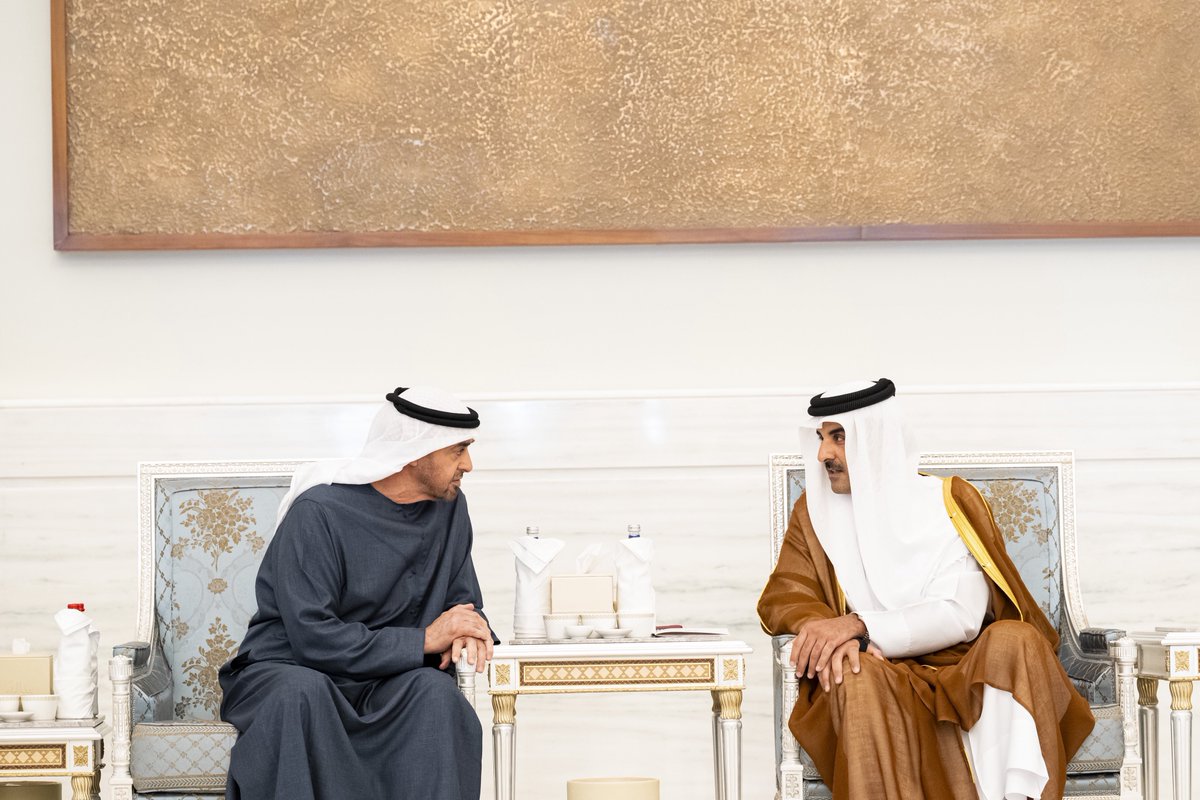 Egolatrra's tweet photo. اتمنى من الامير انه يتعلم السنع و التوجيب من الشيخ محمد بن زايد و يعزي في قطر بدال التلفون
 
للحين مش مصدقين انه ممنوع من مغادرة السعودية و ممنوع من دخول الرياض 🤣؟ https://t.co/78XY9cJl0j