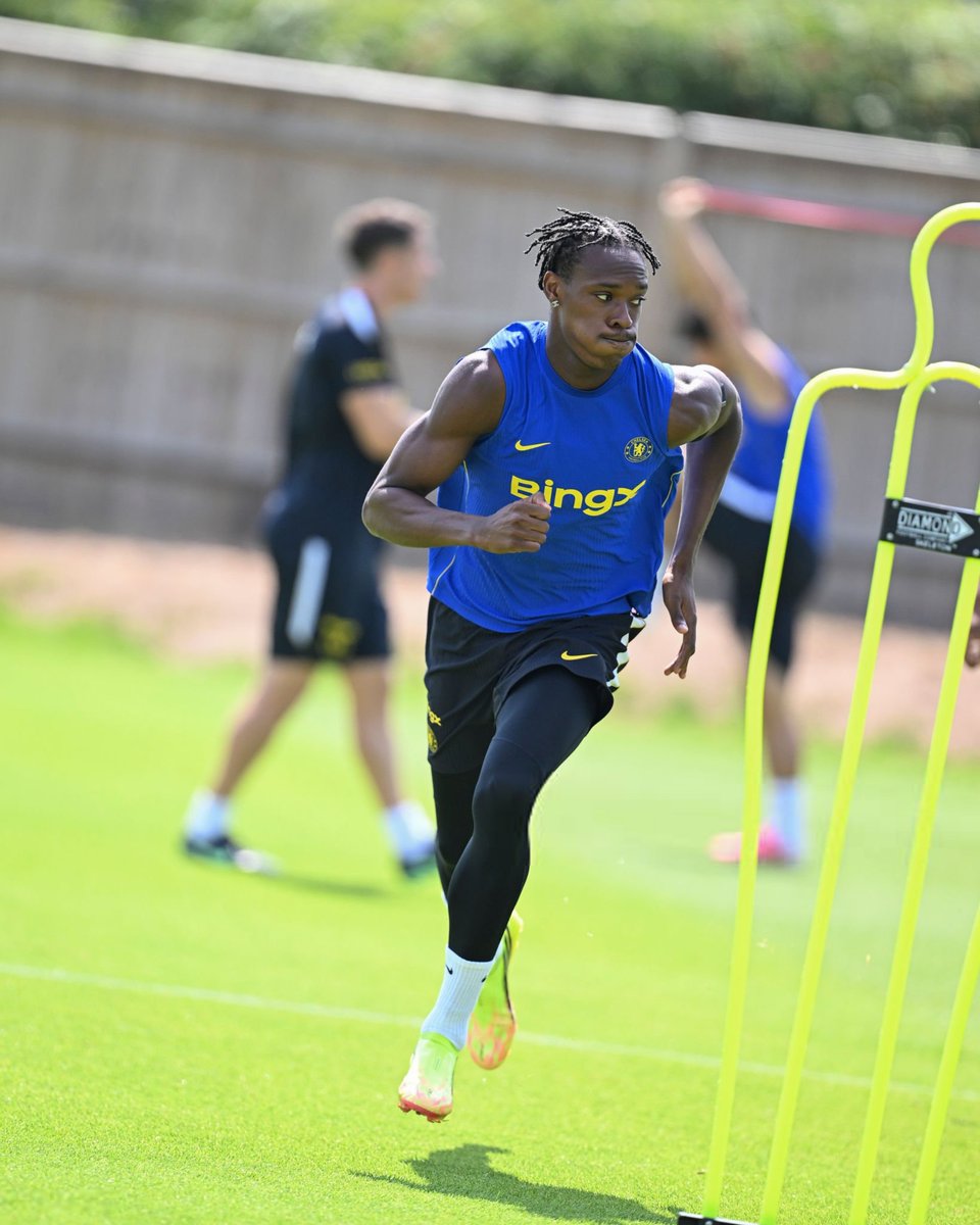 Mohxmmad's tweet photo. Emanuel Emegha #CFC https://t.co/1kTyUBWW97