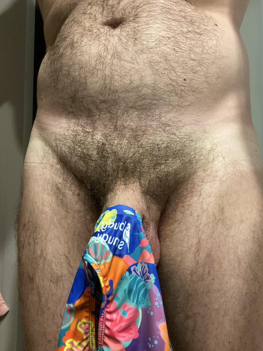 Titus_acnh's tweet photo. Après la plage zou à la douche et on nettoie bien le maillot 😉 https://t.co/dph8zQCAQt