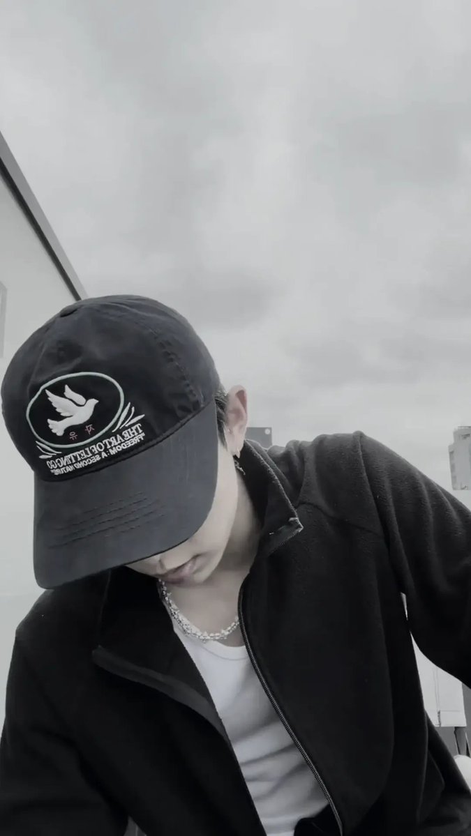 xoelbb's tweet photo. Bingung mau dijadiin wallpaper bagus semua
#RYUL #률 #롱샷 #LNGSHOT https://t.co/RJDFdQzOfI