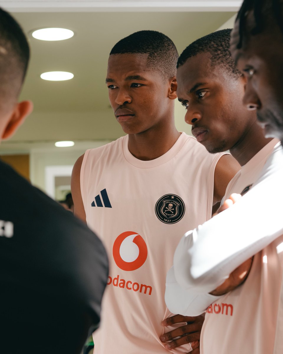 orlandopirates's tweet photo. #PreSeasonFriendly 🇪🇸

In the Zone 🤫

⚫⚪🔴⭐
#OrlandoPirates
#OnceAlways https://t.co/mz38FniQFv