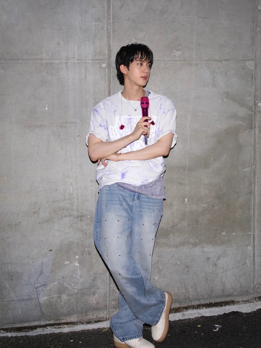KIMSEOKJIN__TH's tweet photo. IG @/jin

(No caption)

#방탄소년단진 #JIN #BTSJIN #ジン https://t.co/4SQrYE82mQ