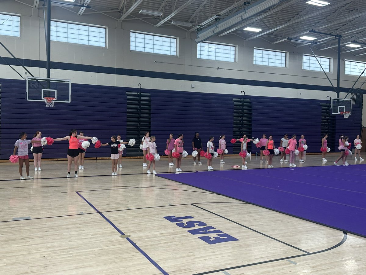 BEMSBulldogs's tweet photo. Cheer is back at it today! #pinkout ๐๐๐๐ค๐ https://t.co/APtz9geNLi