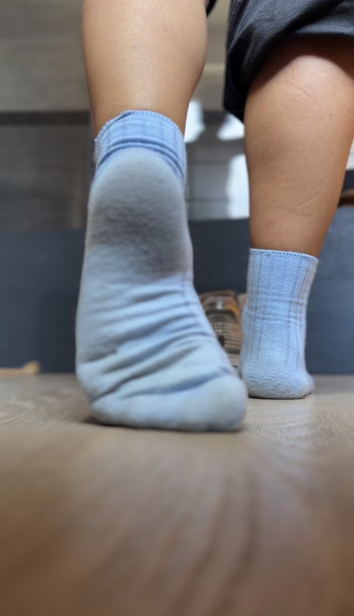 obsessionstella's tweet photo. Chaussettes 🫣🥴 #socks #feetِ #sock https://t.co/CZYWGN1sVK