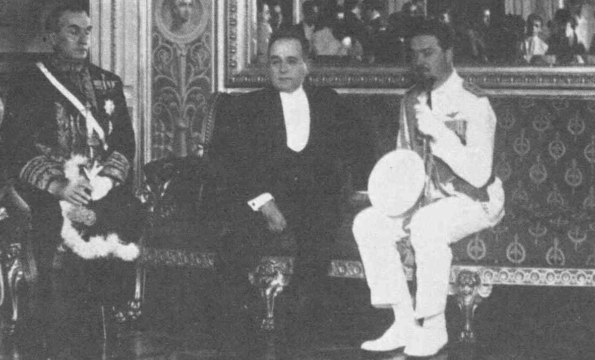KTHRAP185811's tweet photo. @czardombl @kuipers444 Dois meros sociais-democratas avistados juntos. https://t.co/Pup2yvjxQL