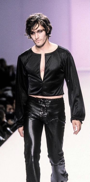 letmefeedonyou's tweet photo. dave navarro and vicent gallo for anna sui spring/summer 1997 show https://t.co/R2yHXr4Zm8