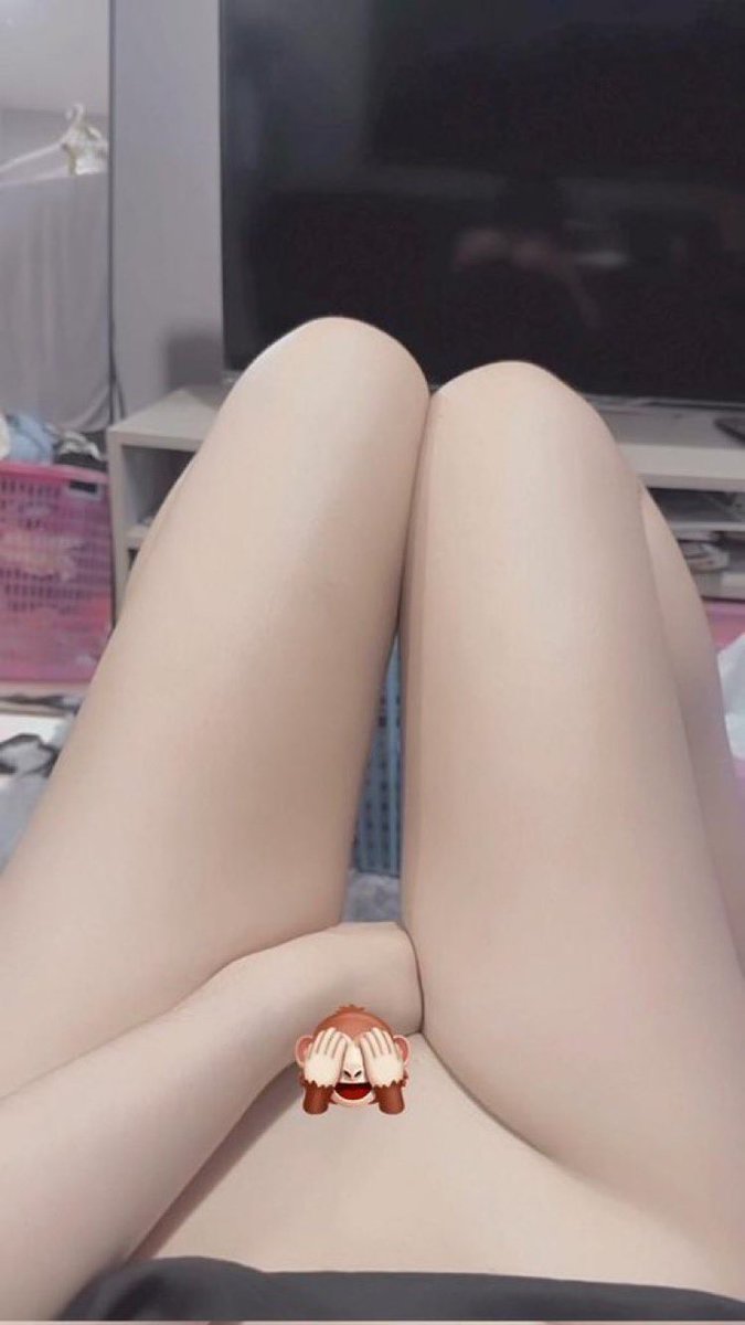00hyun98's tweet photo. 팔로우도 안하고 영상 달라는 사람들은 뭐죠 ?너무 한다 정말😒 https://t.co/DNphoSoeaV