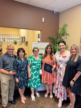 LombardoSNV's tweet photo. Congratulations to Dr Ati Hakimi on your 7 year anniversary. Everyday you demonstrate what patient centered healthcare should be. You make a difference in people’s health here in Southern NV. Honored to represent Governor
@JosephMLombardo https://t.co/dYVaQ4YEkZ