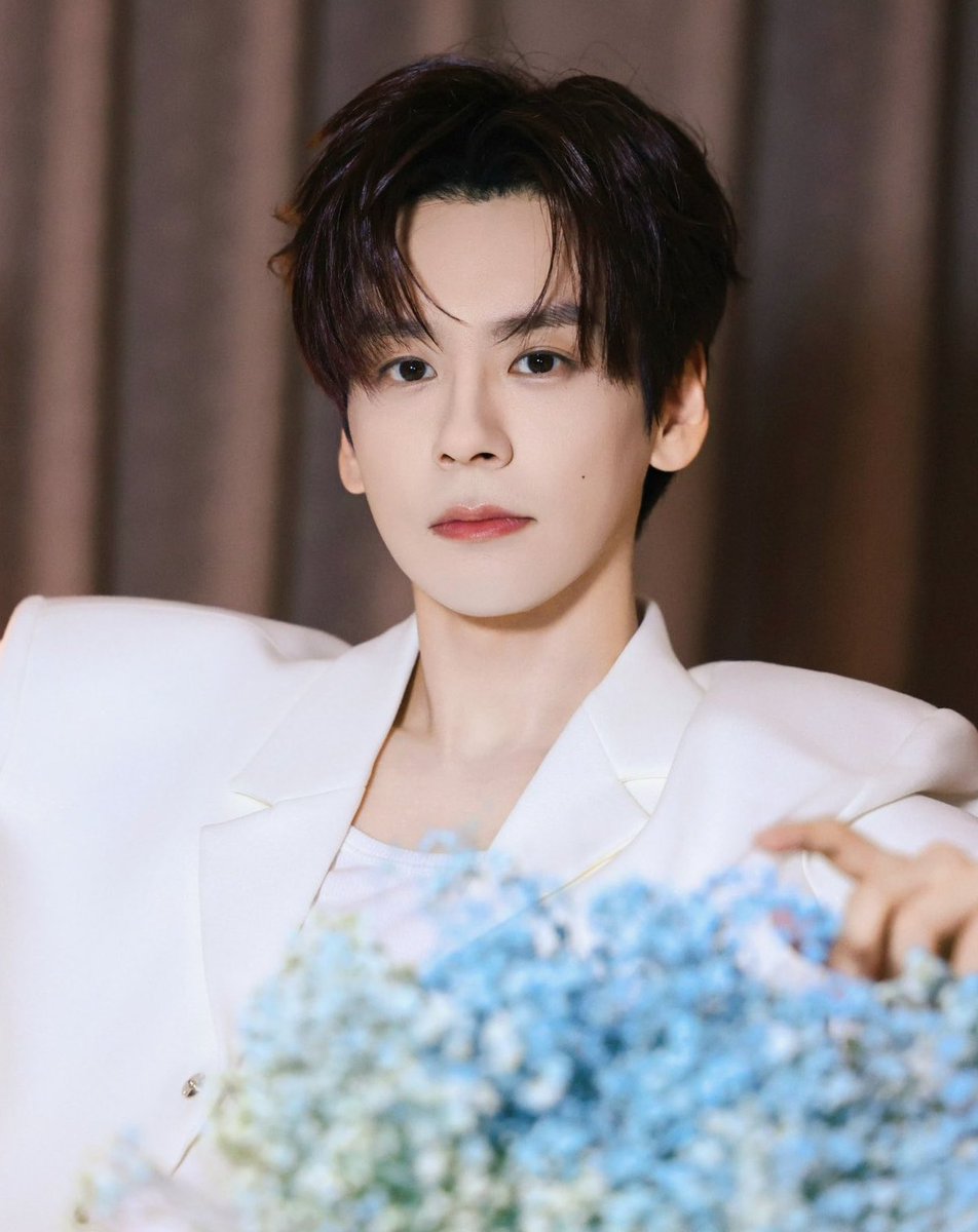 CEntxirs's tweet photo. 🍉 #WeiZheming will play the male lead in #ZhaoLusi’s mango tv modern drama #AsBeautifulAsYouWant, which will start filming in August. https://t.co/91jDMa5F8s