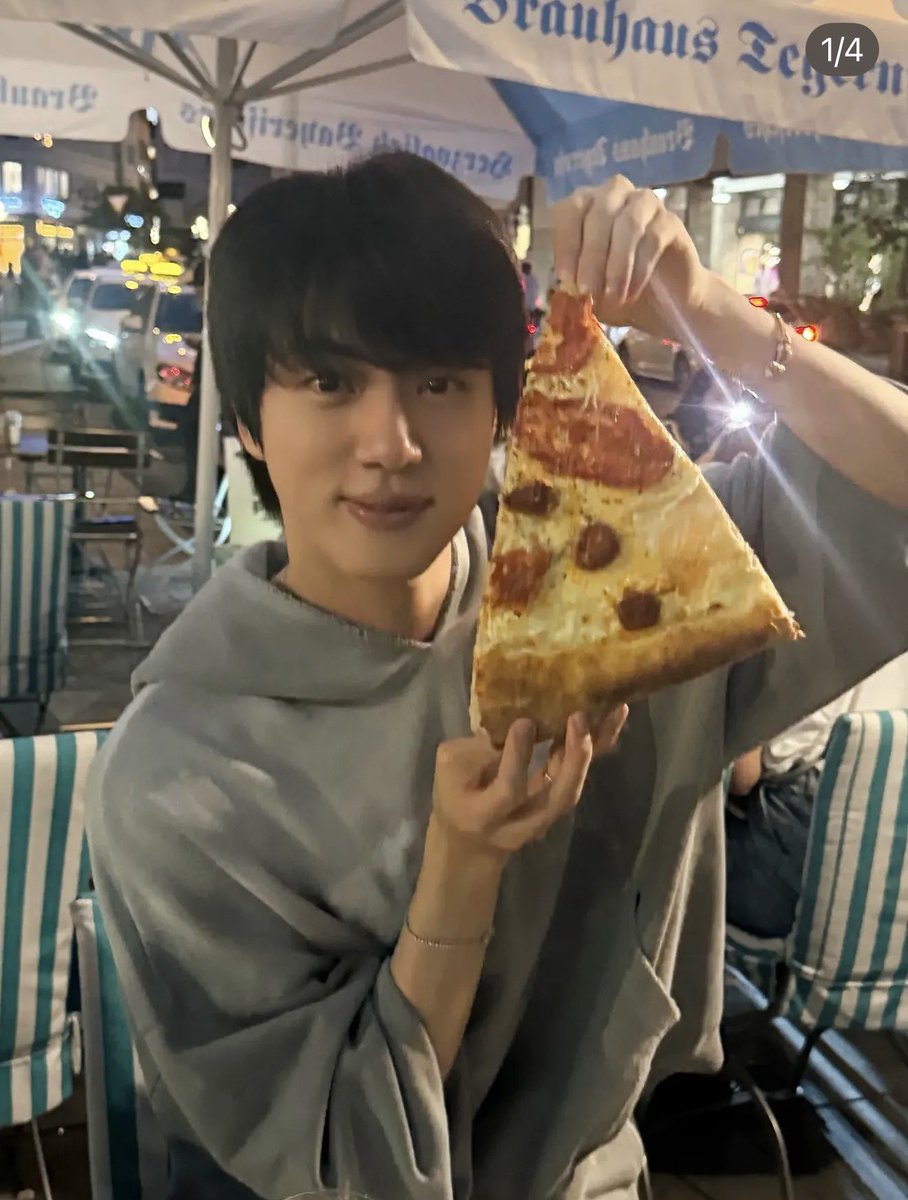btsredpurple's tweet photo. who’s annoying ass is photobombing Jin &amp; his pizza rn 😭 Jungkook or Jimin https://t.co/aETH692vsj