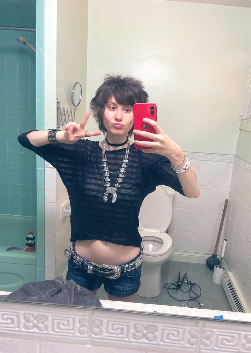 stupidbugbrain's tweet photo. I hope he thinks I’m cute…. Dressed 2 impress today……. This is so scary https://t.co/HOc6laRUjp