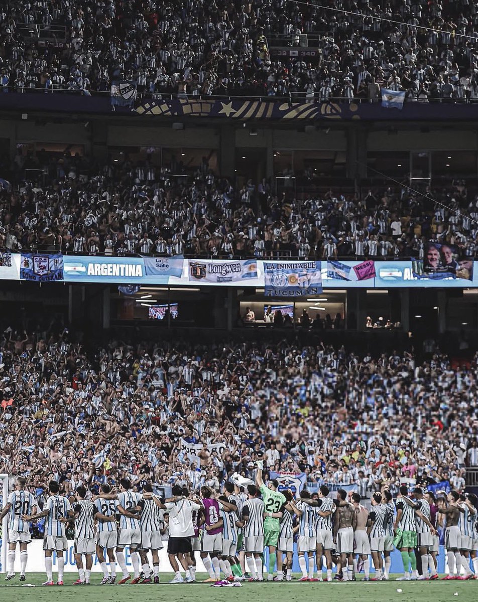 Matheo_Astro's tweet photo. Unidos como la historia marca 🇦🇷🍀✨ https://t.co/ZnjjMElZZh