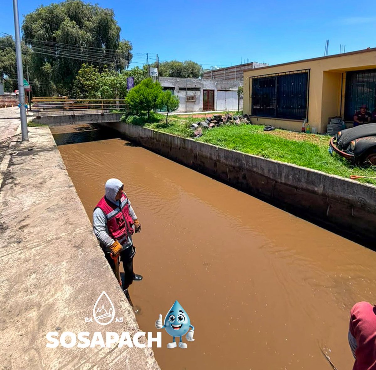 PoderNoticiaPue's tweet photo. 🌧️ #Entérate|| Así quedó un punto crítico del río #Ametlapanapa, tras los trabajos de limpieza realizados por personal de @sosapach_, con el objetivo de proteger a las y los cholultecas durante la temporada de lluvias.
@GobiernoCholula @TonantzinFdz
#PoderNoticia #DondeTuVozSeEscucha