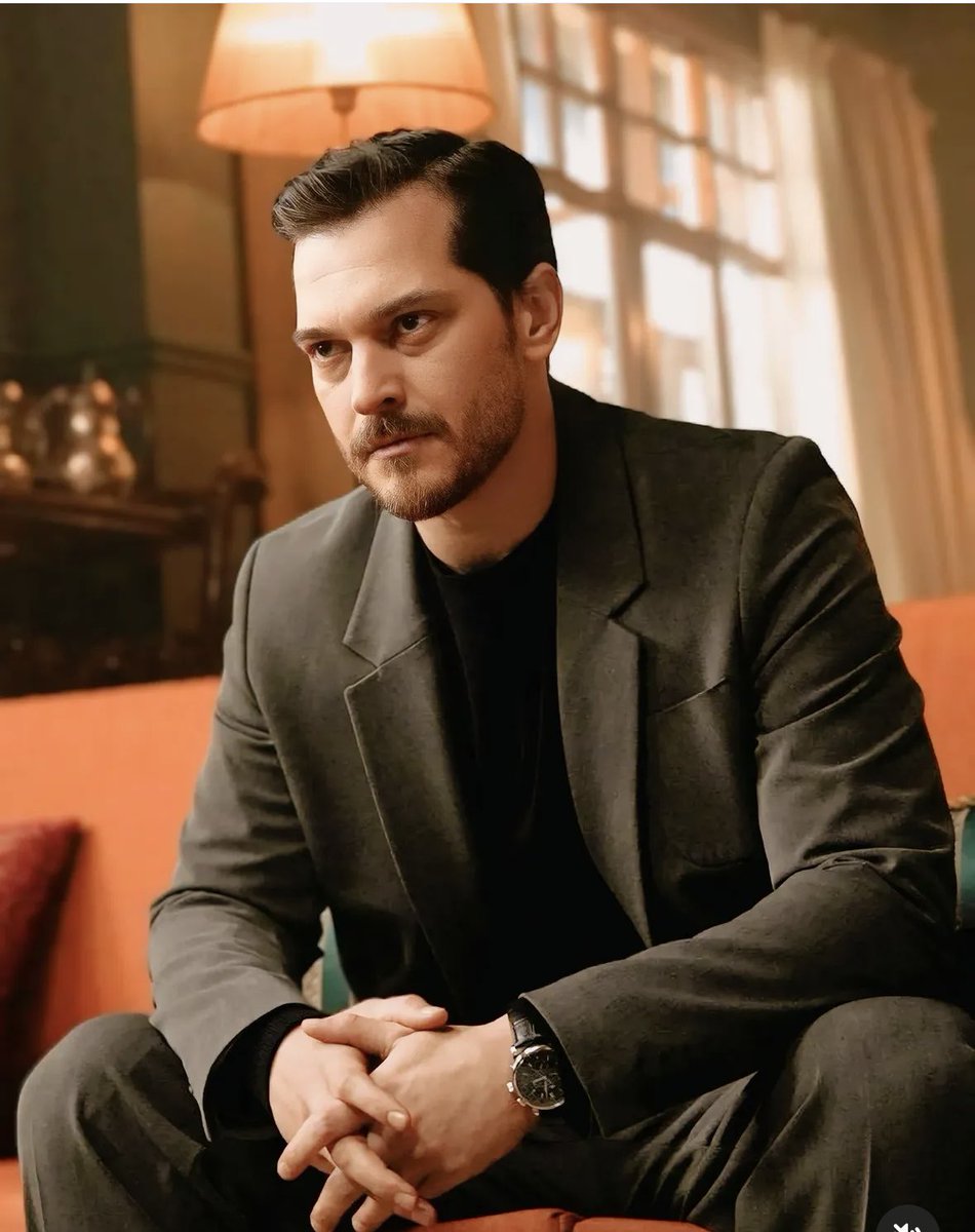 magazinhat's tweet photo. Karizma desen onda var ✨❤️

#ÇağatayUlusoy https://t.co/tUdIAW2dD3