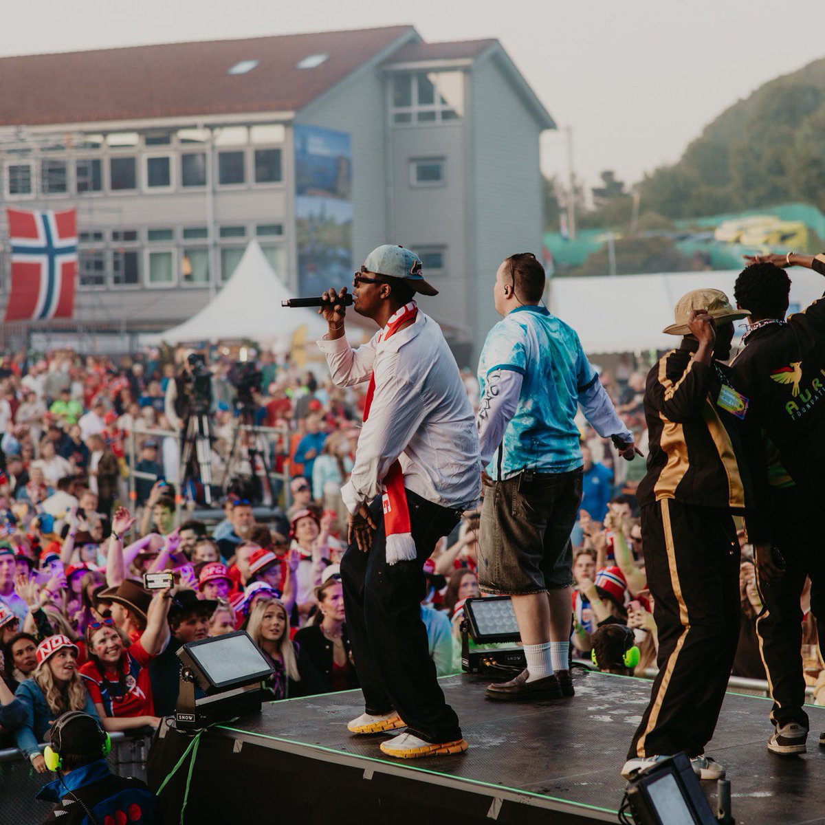 SolarKhenji's tweet photo. I Think the biggest Highlight was hopping on stage with Beathoven … One of the biggest artists in Norway ! 

On top of that we helped Set up the stage and sound system for this … S/O @AURIfoundation for making our dreams come true 💯 we brining the vision back home !🇿🇦🇳🇴 https://t.co/iTronHrnPV