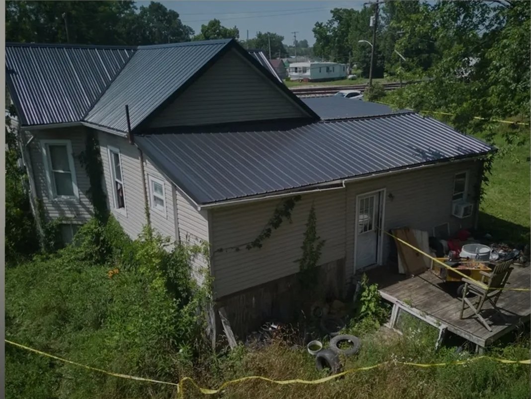 CoffindafferFBI's tweet photo. 16 Kids

Below is the Gag Ordered issued by the judge presiding over the case involving the Siders family. 

Gary Siders Jr. & his wife Elizabeth & Gary Siders Sr. & his wife Christina were charged with 16 counts of child endangerment when the Siders children were found in squalor in a 12×12 room in the basement of their house in Ohio.

So many people are poor, but just because you are poor, does not mean you are filthy dirty and leave your kids in feces. Most people with little means are clean and take care of what they have. 

Having little money is no excuse for abusing children.

Gary Sr. has been released on his own recognizance due to a medical issue. 

#Ohio
#16kids