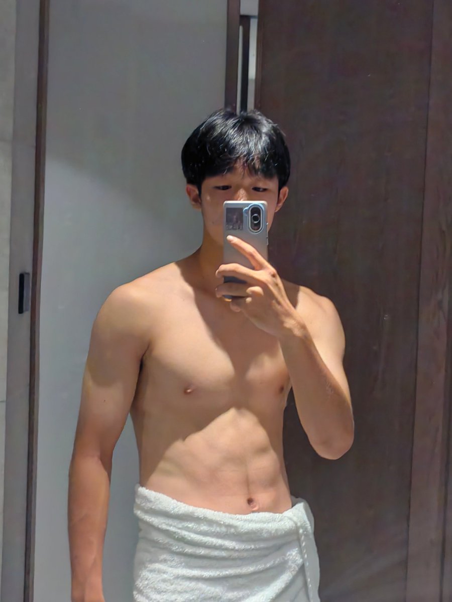 Elephantcx8's tweet photo. 🤤#abs #core  #腹肌 #薄肌 #体育生 #08 https://t.co/ColXrDe9Od
