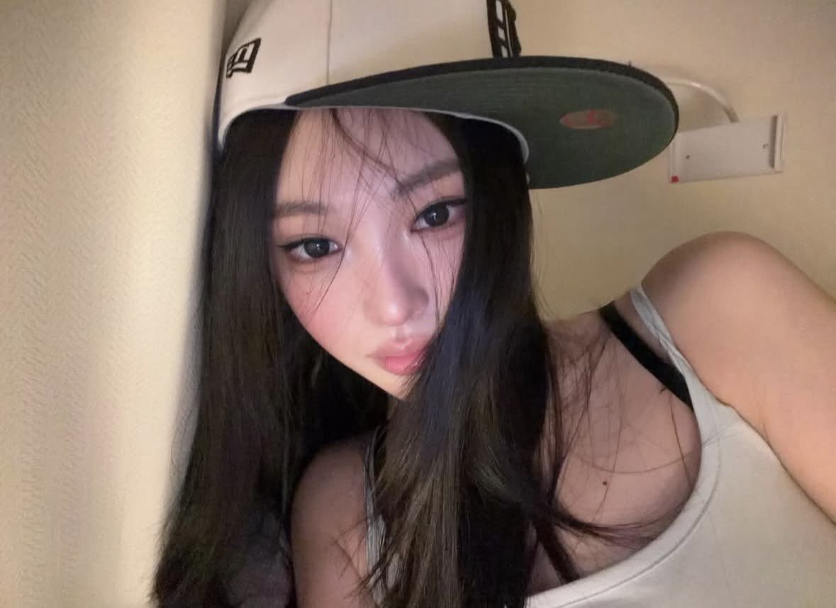 silentglitcch's tweet photo. ㅤ
ada lagi, setiap pelayanan publik selalu diawali dengan kalimat, "mohon maaf kak/mas/pak/bu/mbak, sistemnya lagi gangguan." yang lebih lucu dan anehnya, semua orang tetap aja bisa bertahan. bukan karena kuat, tapi karena belum punya pilihan negara lain.  
ㅤ
ㅤ https://t.co/B6sCPZW7PP