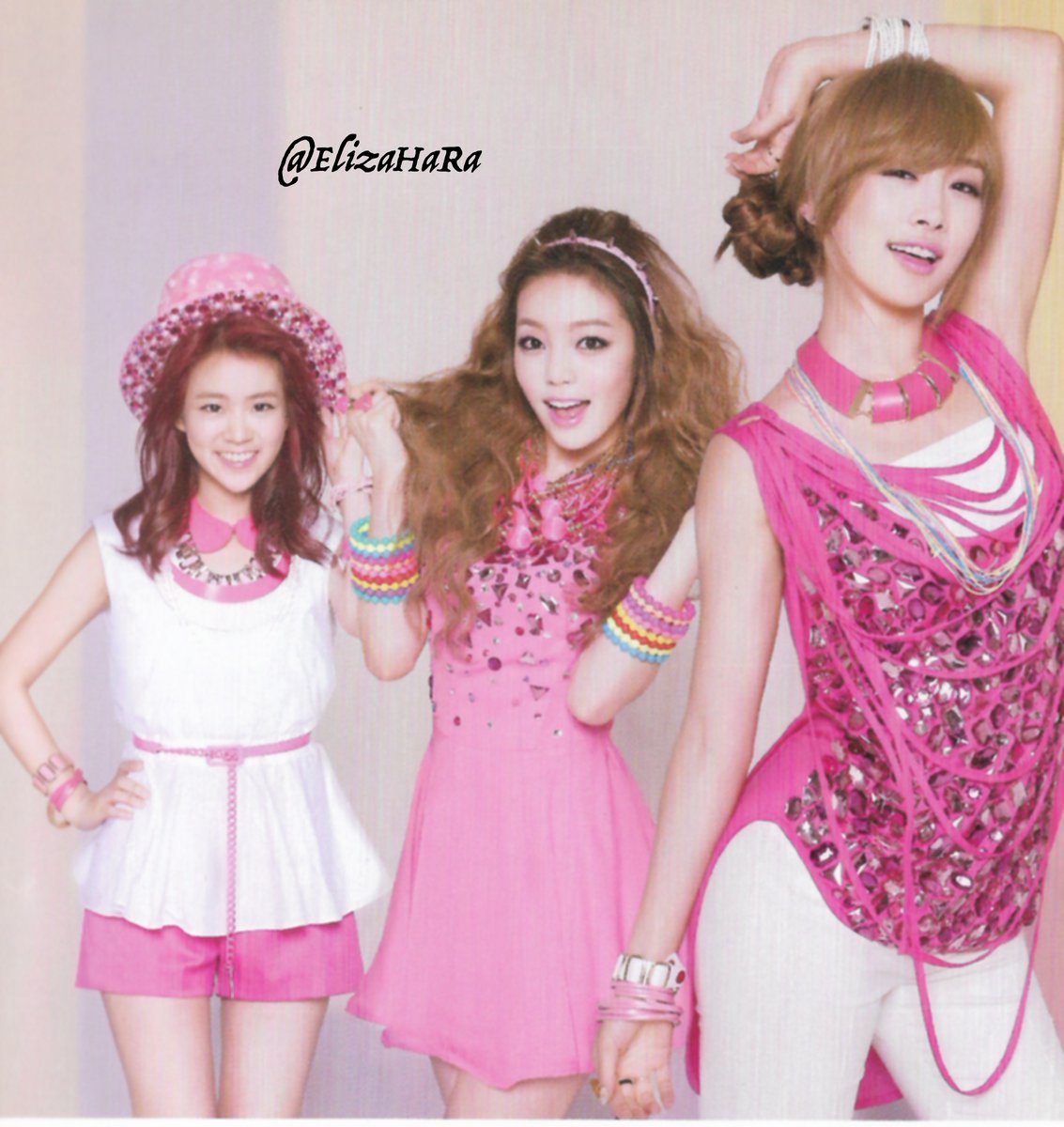 sea_of_hara's tweet photo. [SCAN] KARA Collection Booklet (JP ver.) - 28p 
🔗 https://t.co/hq7y9WsMaI
#KARA 
D2 ~ #HaraJiyoung18thDebutAnniversary https://t.co/bxvDh4rhfD