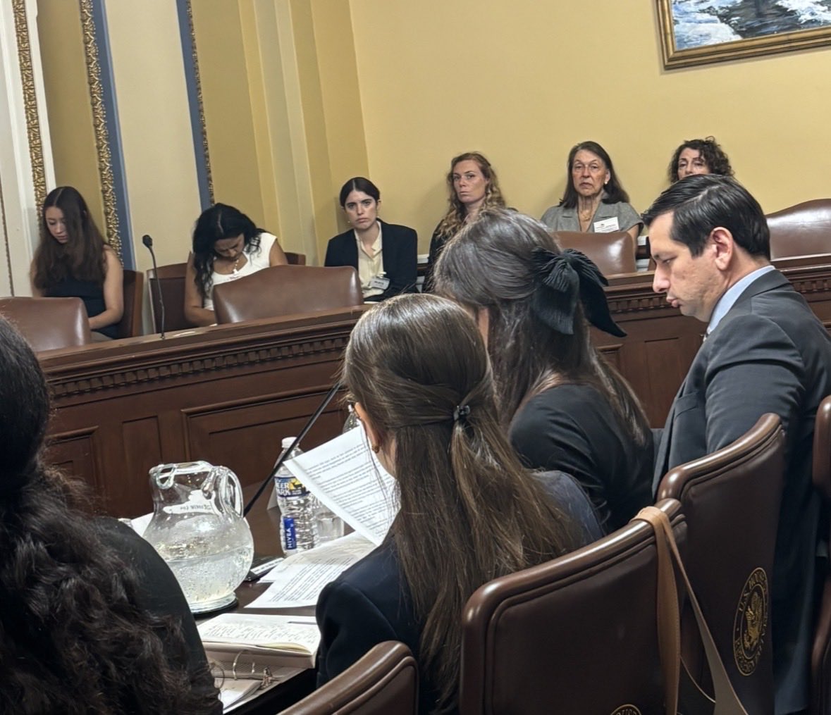 cjimenezDC's tweet photo. #Audiencia sobre #Venezuela en Congreso de EEUU
@IsabelCRoby de @RFKennedy_CH 
“No habrá justicia en Venezuela sin una transición democrática genuina. EEUU tendrá que decidir qué proceso apoyar” https://t.co/QluxHcPRRq