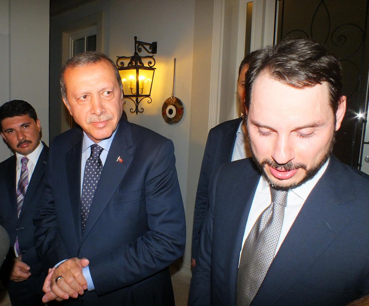 kenan_kiran's tweet photo. ERDOĞAN: "BU MİLLİ İRADEYE YÖNELİK BİR AYAKLANMA HAREKETİ"

15 Temmuz 2016: Başkan Erdoğan, Grand Yazıcı Otel'de yaptığı açıklamada, "Ülkemizin birliğine, beraberliğine, bütünlüğüne yönelik bir kalkışma hareketinin içine girmişlerdir. Ve bu milli iradeye yönelik bir ayaklanma hareketidir." dedi.
Erdoğan'ın açıklaması sırasında yanında Berat Albayrak ile Cumhurbaşkanlığı Özel Kalem Müdürü Hasan Doğan da yer aldı.
Başkan Erdoğan'ın bu açıklaması Anadolu Ajansı ve TRT'den yayınlanmadı.