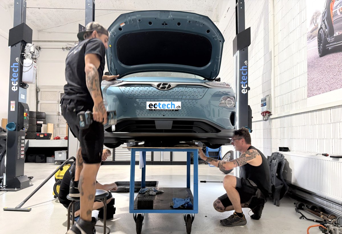 Ectech_ch's tweet photo. Heute bei https://t.co/TadW6rTH6n
*************************
Der nächste HYUNDAI Kona mit defekten Lager in Motor und Getriebe. 😎
#ectech.ch #tesla #model3 #modely #models #plaid #modelx #elektroauto #tracktool #bremsen #reifen #felgen #räder #fahrwerk #bremsservice #ev #service #wartung #tuning #optimierung