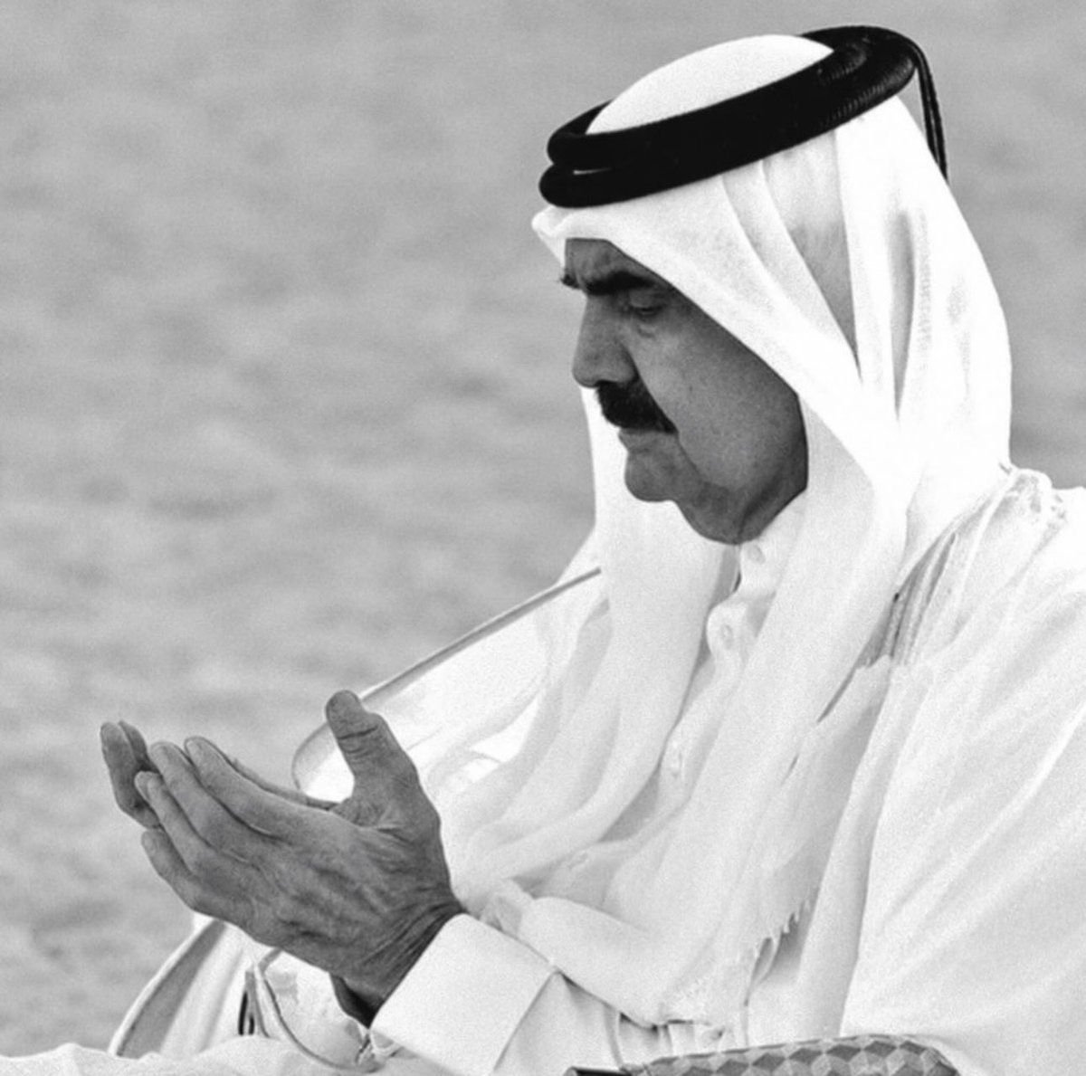 nalhmadeen's tweet photo. ربي اجعل روضة الجنة محله 
وافتح لقبره من الجنه درايش
..
ابومشعل مستحيل يموت كله 
الجسد مدفون والتاريخ عايش https://t.co/hpbvBw2bCQ