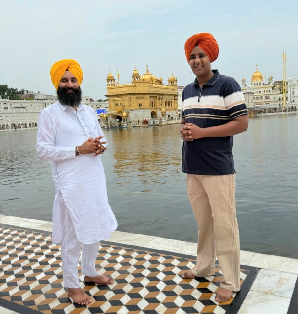 GMsgpc's tweet photo. ਅੱਜ ਦਰਬਾਰ ਸਾਹਿਬ ਸ੍ਰੀ ਅੰਮ੍ਰਿਤਸਰ ਸਾਹਿਬ ਵਿਖੇ ਪਰਿਵਾਰ ਸਮੇਤ ਦਰਸ਼ਨ ਕੀਤੇ https://t.co/TDTp7jDHws