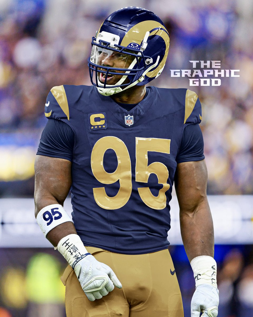 The Graphic God tweet media