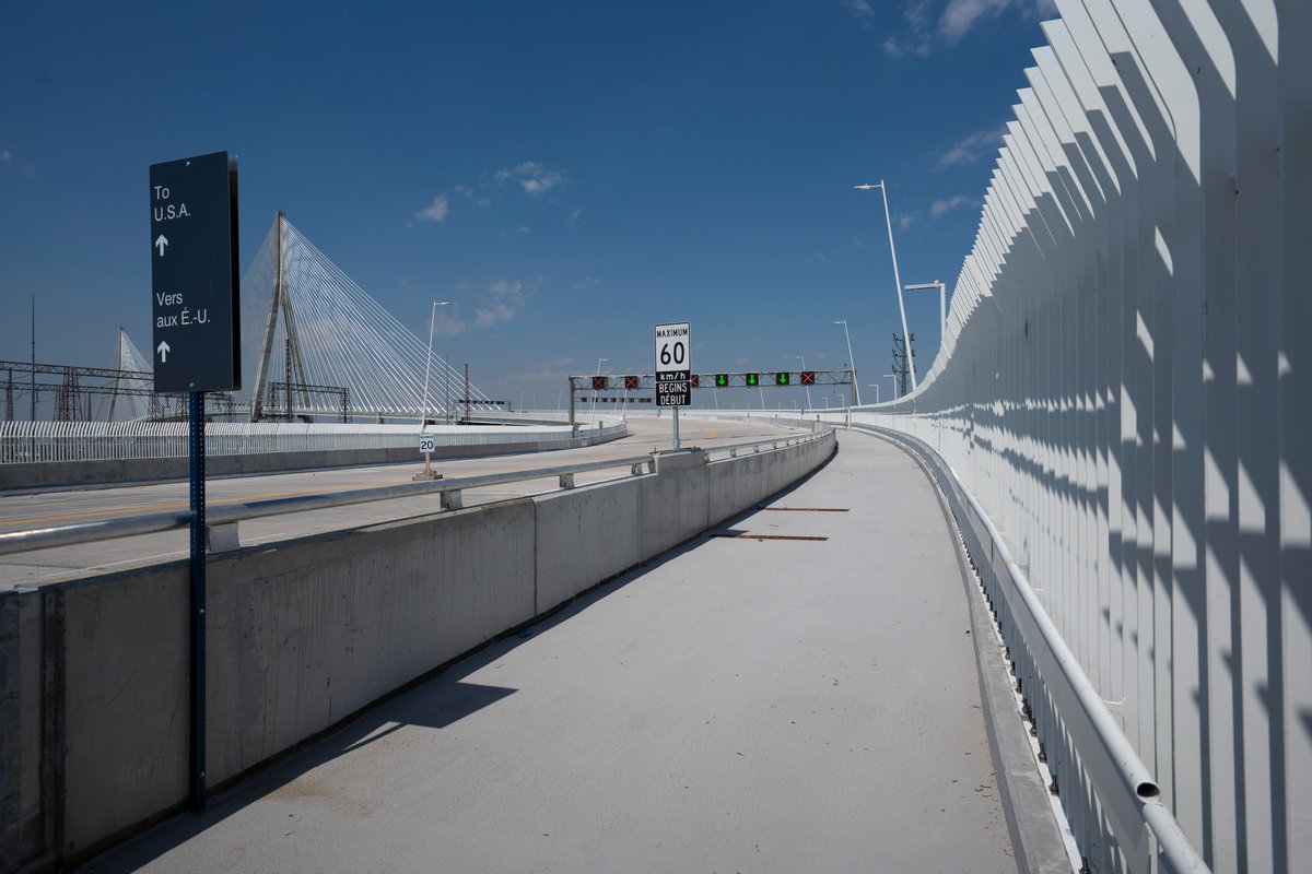 GordieHoweBrg's tweet photo. 📣 The #GordieHoweBridge is opening on July 27, 2026, with the multi-use path opening on August 5, 2026.
Watch for updates on https://t.co/INkiWGiAhU and our social media for all the info you need to be ready for a new era of cross-border connection.
#GoHowe #Breakaway https://t.co/PFjux7x193