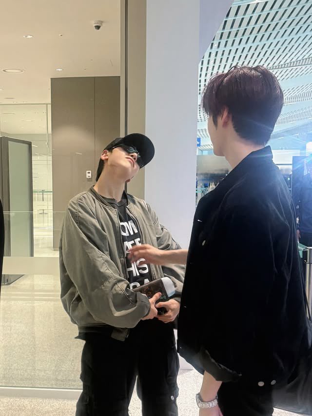 bm___0129's tweet photo. 휴 https://t.co/a3tqrBRcUA